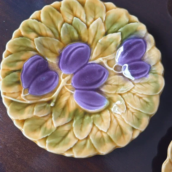 Sarreguemines Majolica Plates  7-1/2" set of 7 - Picture 7 of 12